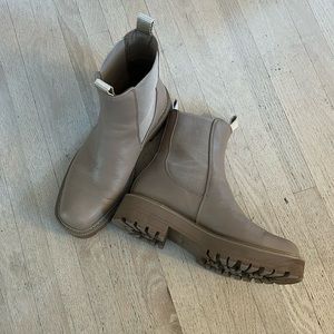 Sam Edelman beige lug sole boot.
